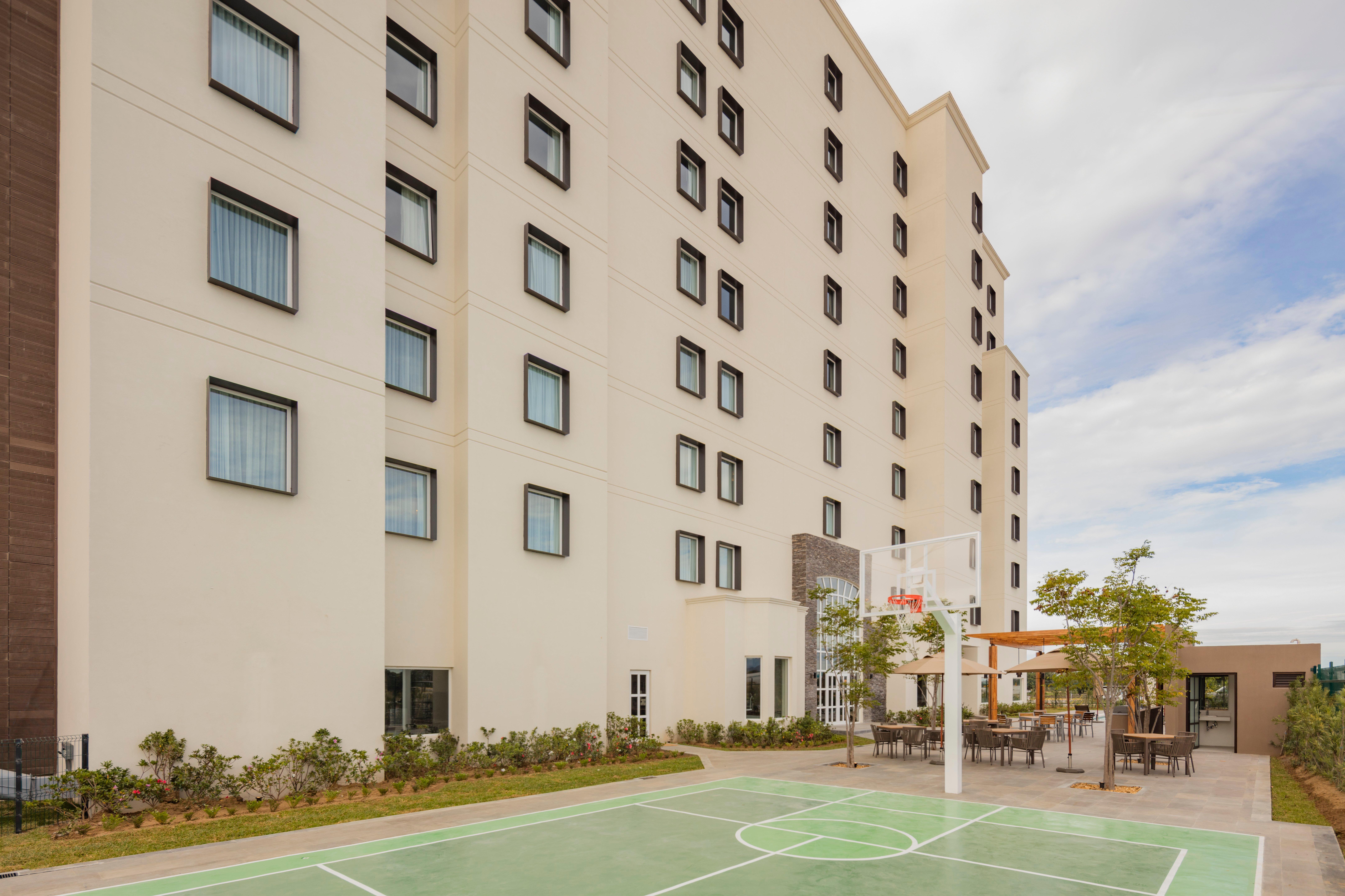 Staybridge Suites Silao By Ihg Exterior foto