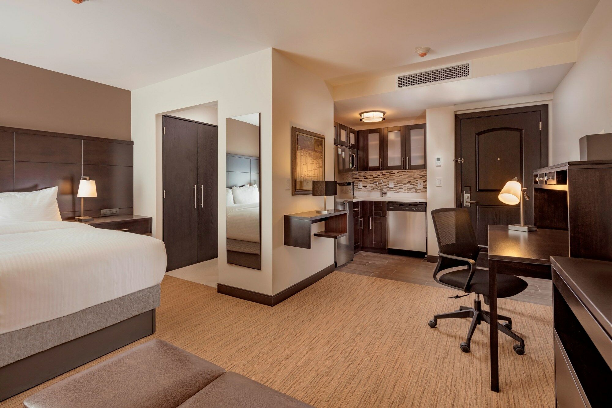 Staybridge Suites Silao By Ihg Exterior foto